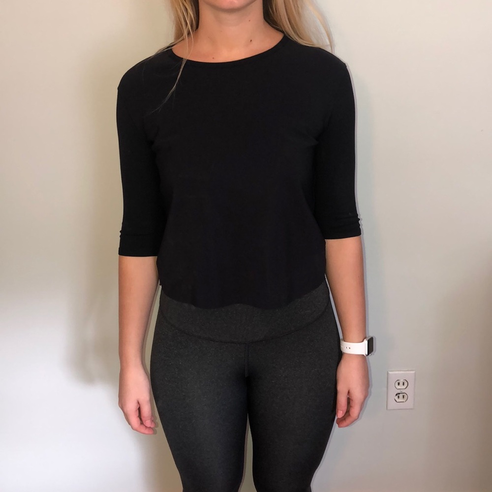 Cropped Lululemon quarter sleeve scuba material
